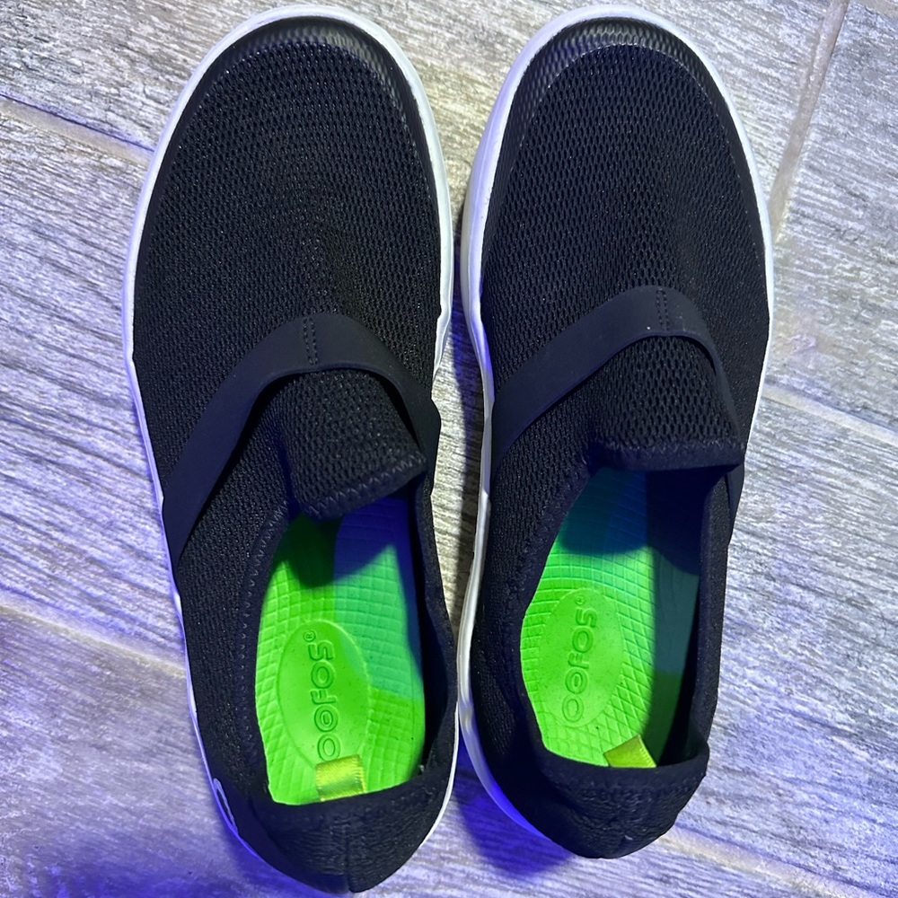 Oofos Black w/ white sole Women’s Slip on Sneaker - Size 8
